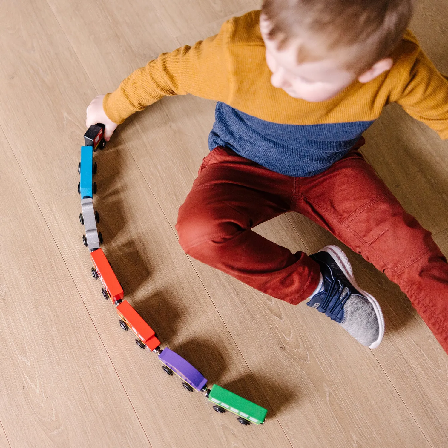 Melissa & Doug Magnetic Wooden Train Cars Holzeisenbahn 8-teilig