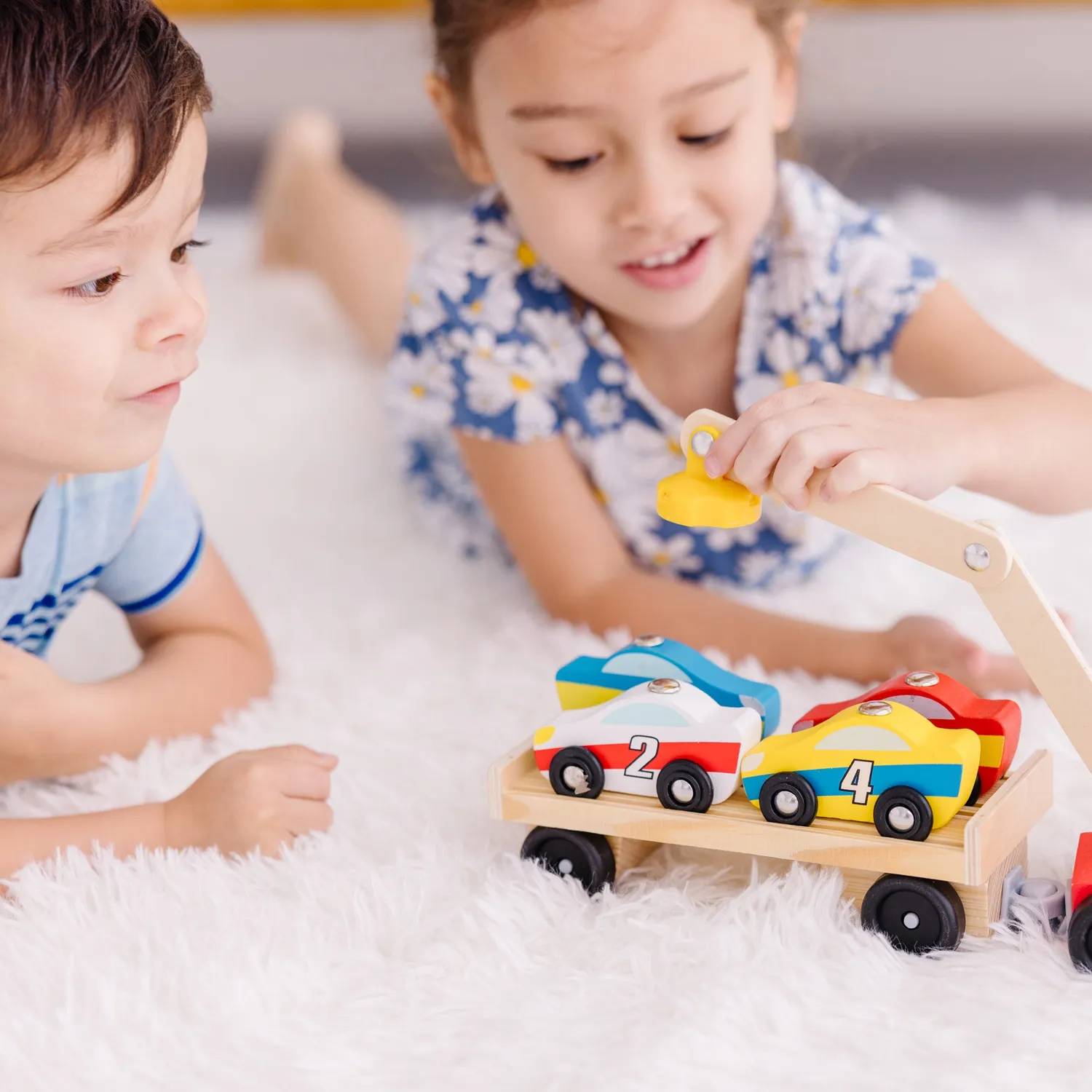 Melissa & Doug Magnet-Autotransporter Holz ab 3 Jahren