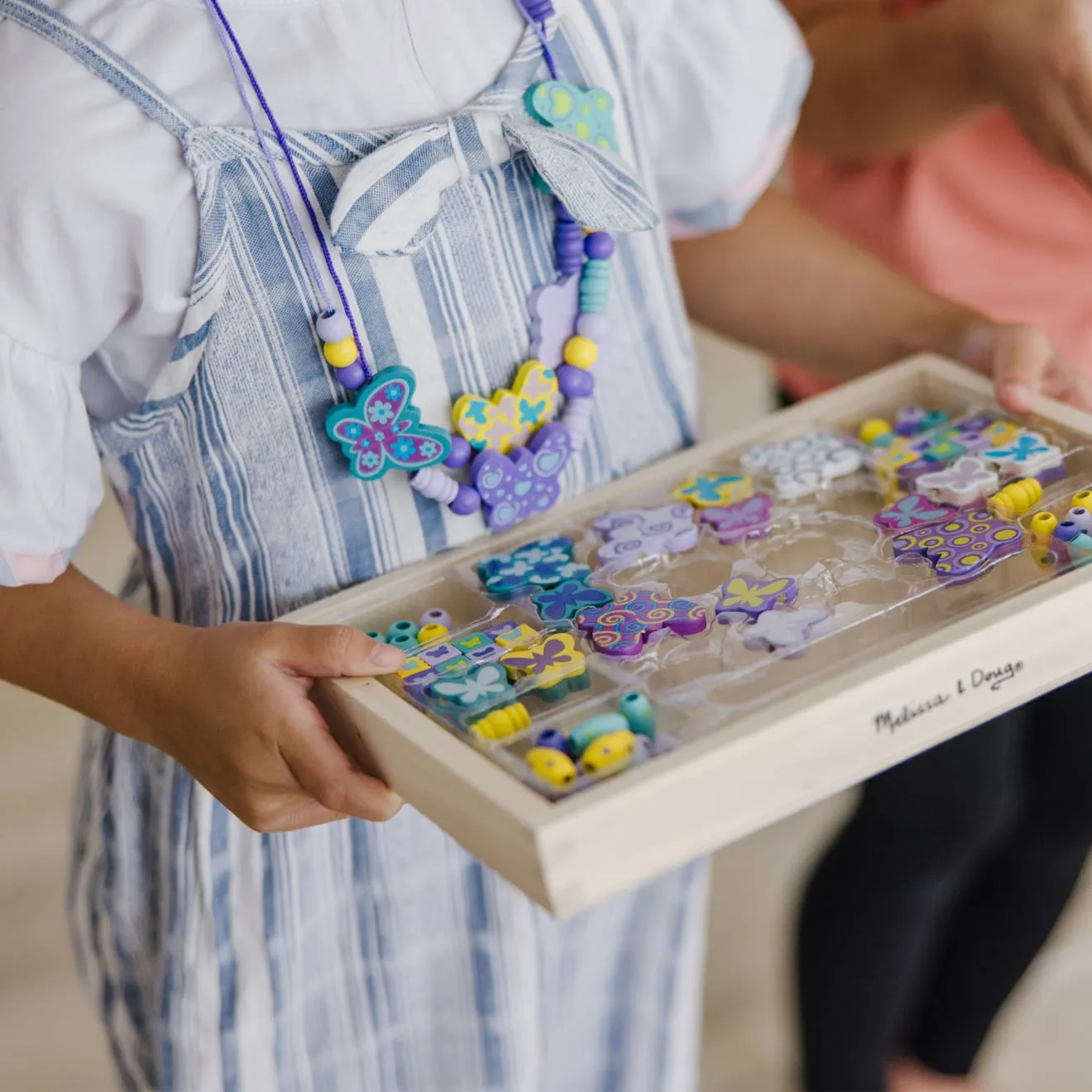 Melissa & Doug Butterfly Beads Holzperlen Bastelset