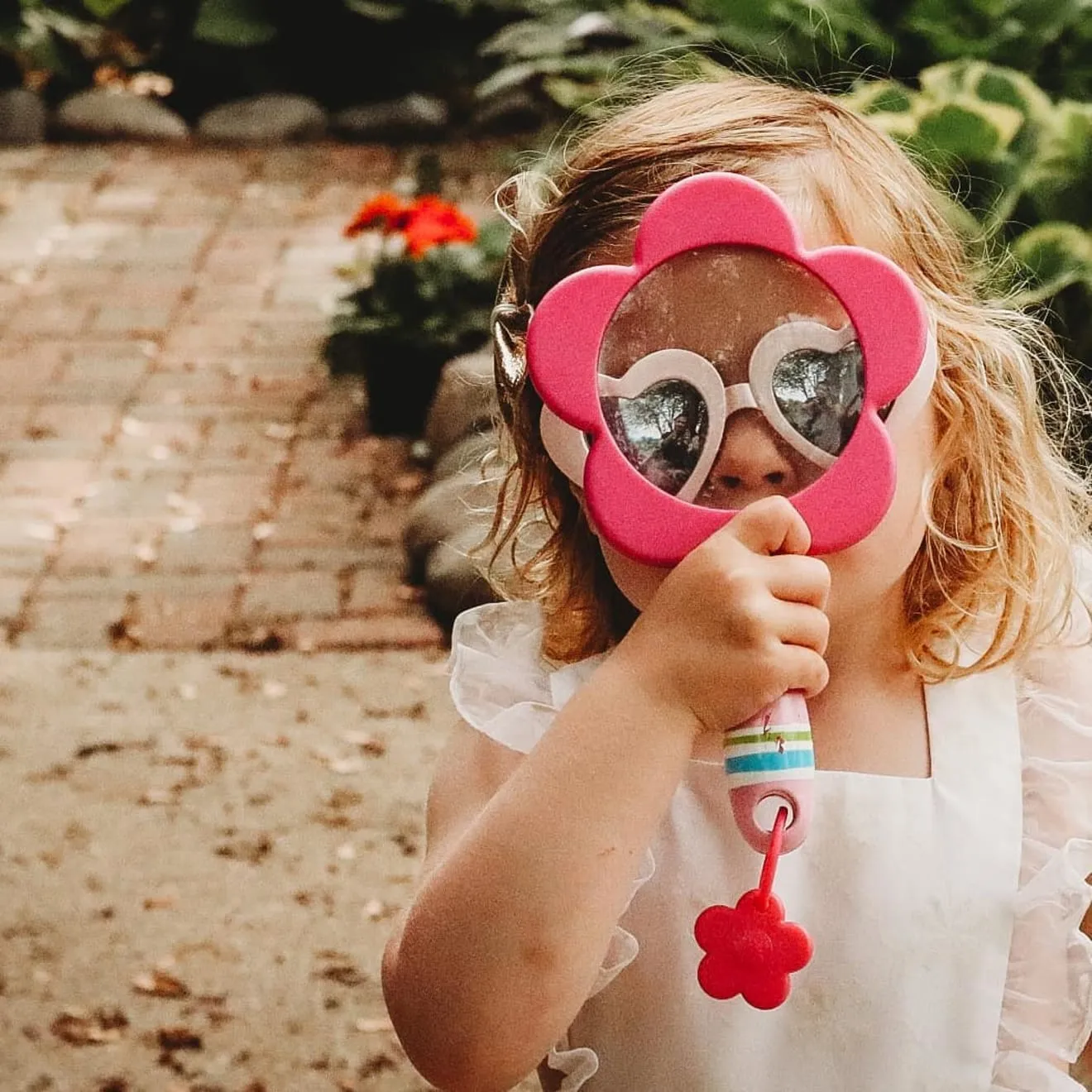 Melissa & Doug Pretty Petals Lupe für Kinder Garten