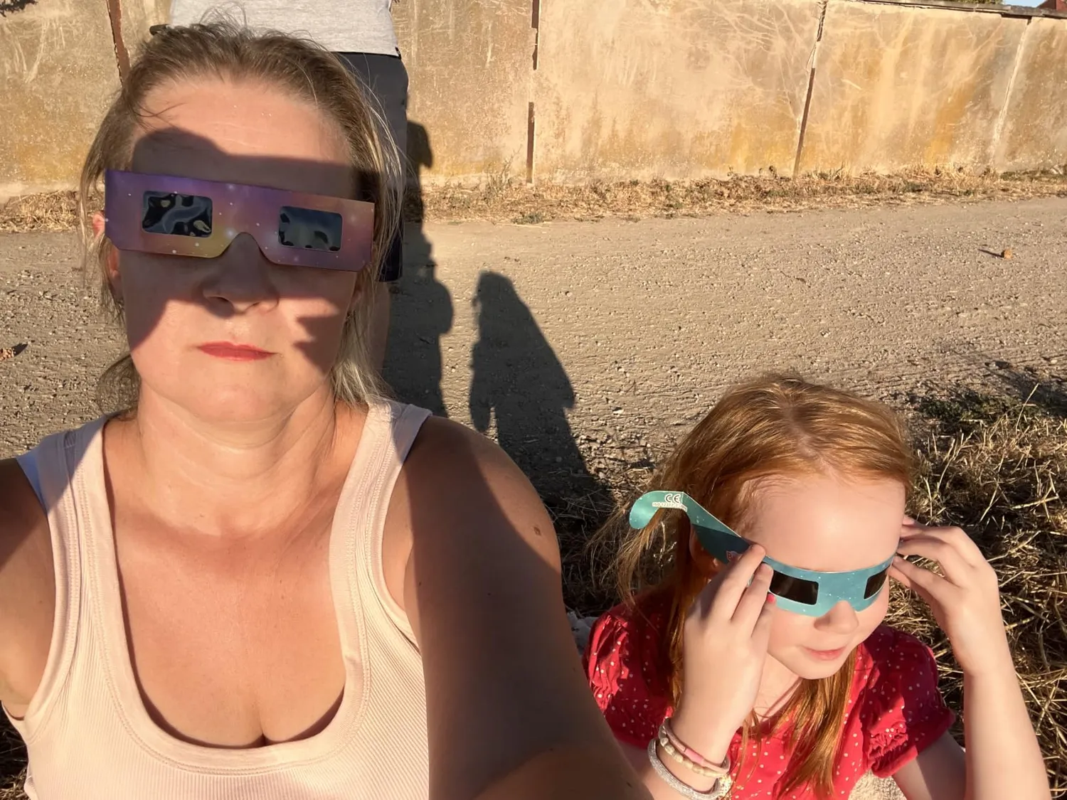 Buki Sonnenfinsternis-Brille Family Pack 4 Brillen + Filter