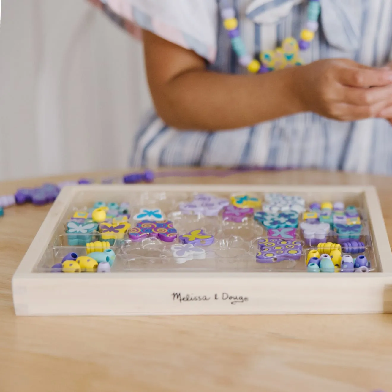 Melissa & Doug Butterfly Beads Holzperlen Bastelset