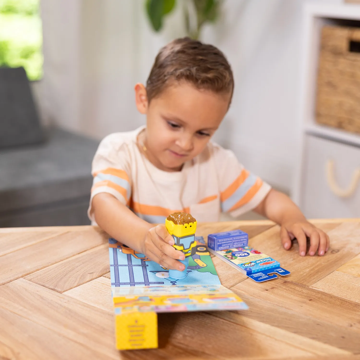 Melissa & Doug Sticker WOW Bulldozer Stickerheft mit Stempel