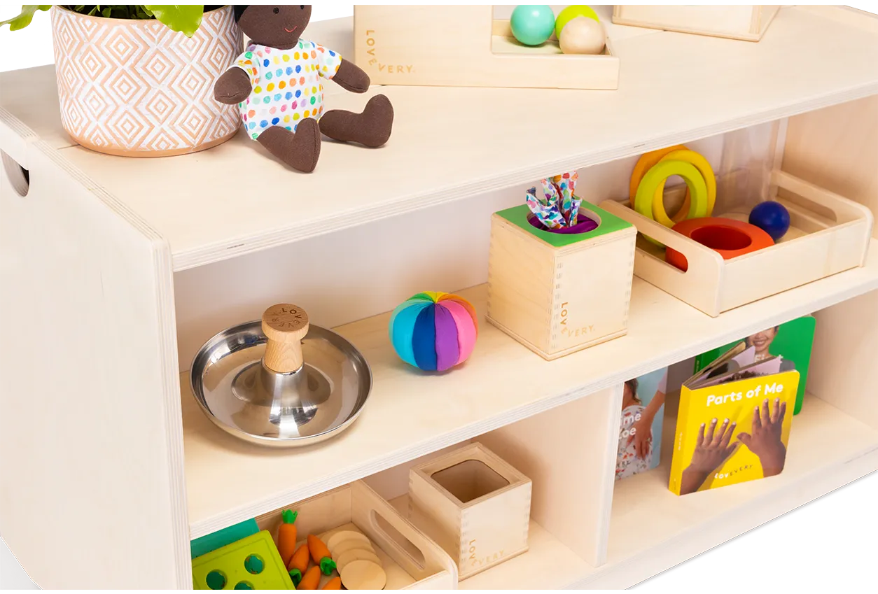 Lovevery Playshelf Spielzeugregal Birke 2-in-1