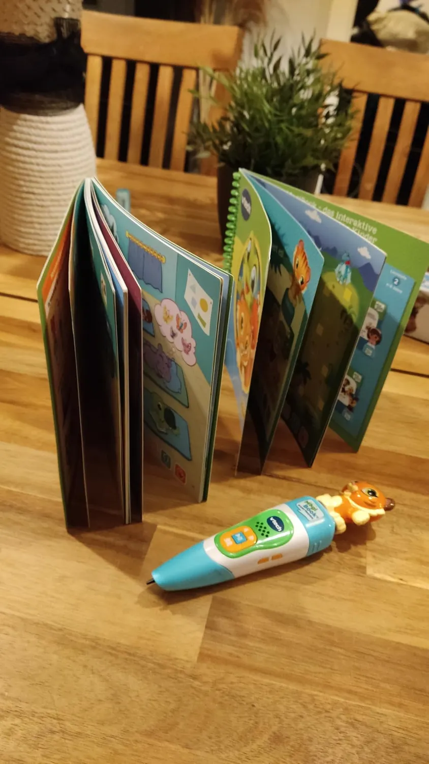VTech MagiBook Story'Friends Starter-Set Lernstift Bücher