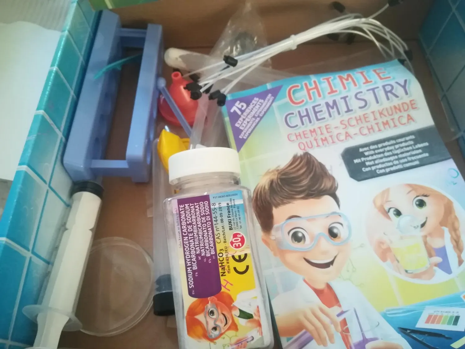 Buki France 8363EU Chemie 75 Experimente Kasten ab 8 Jahren