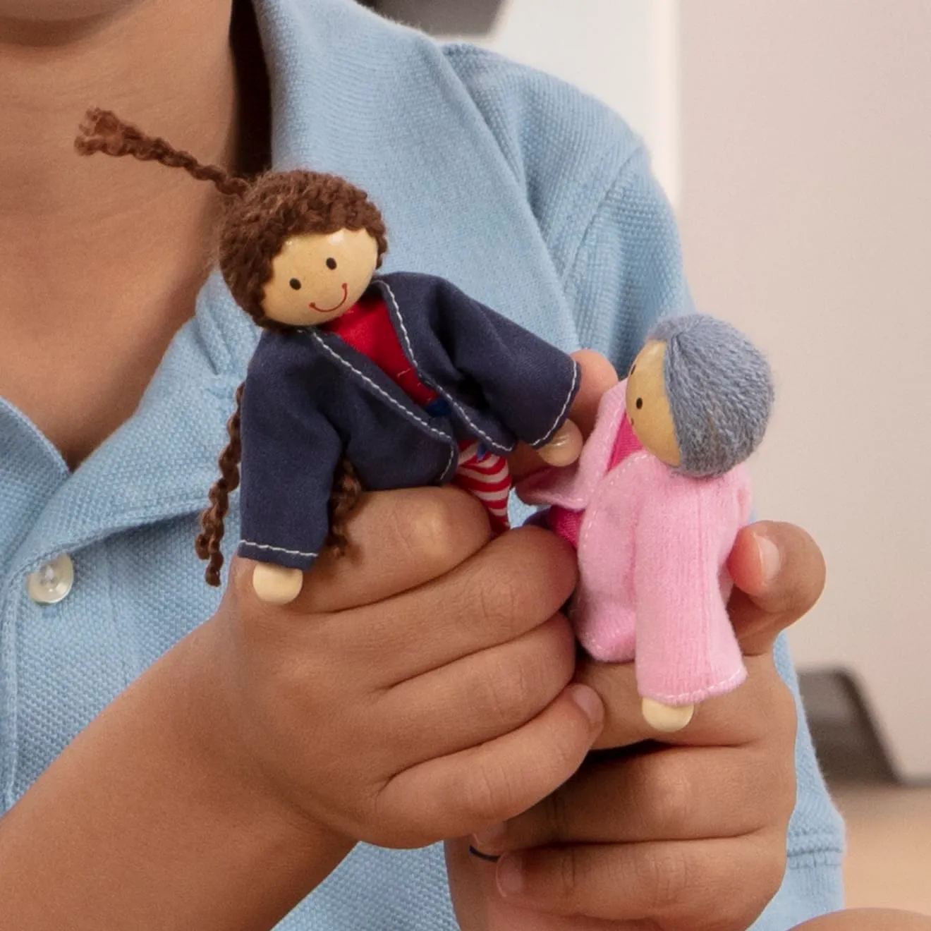 Melissa & Doug Wooden Doll Family Puppenfamilie Holz 7-teilig