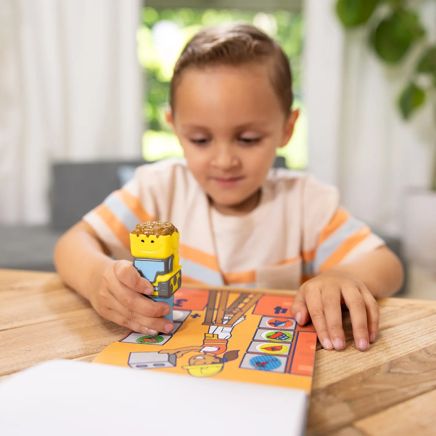 Melissa & Doug Sticker WOW Bulldozer Stickerheft mit Stempel