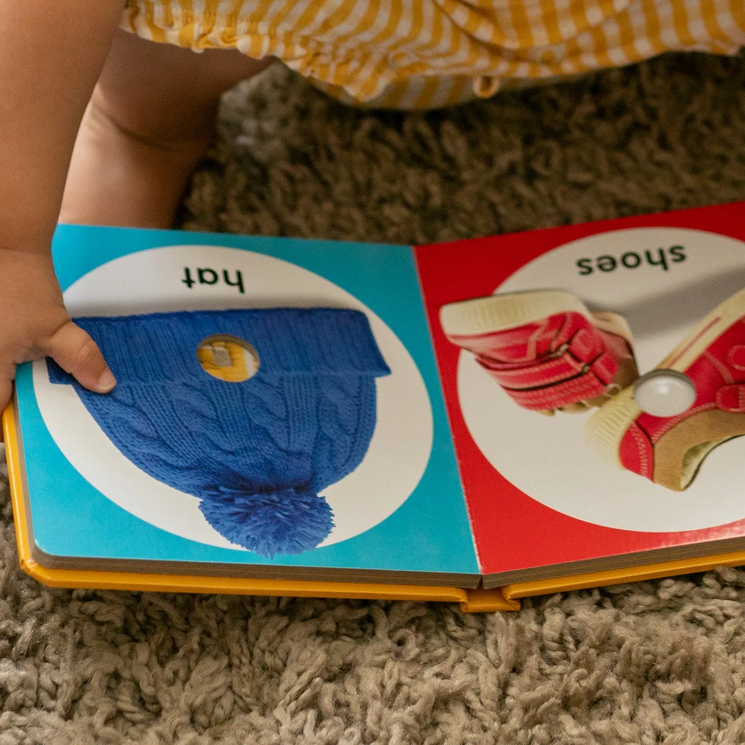 Melissa & Doug Poke-a-Dot First Colors Pappbuch Erste Farben