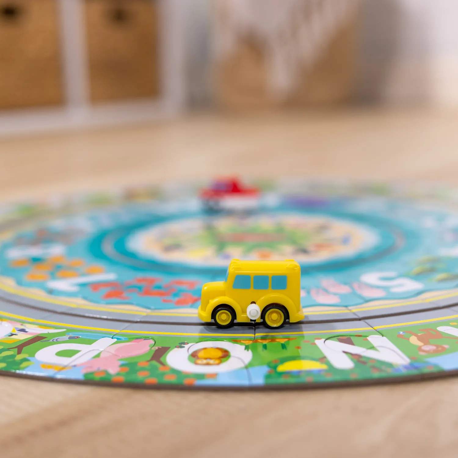 Melissa & Doug Round the Shore Tracks Bodenpuzzle 48 Teile rund