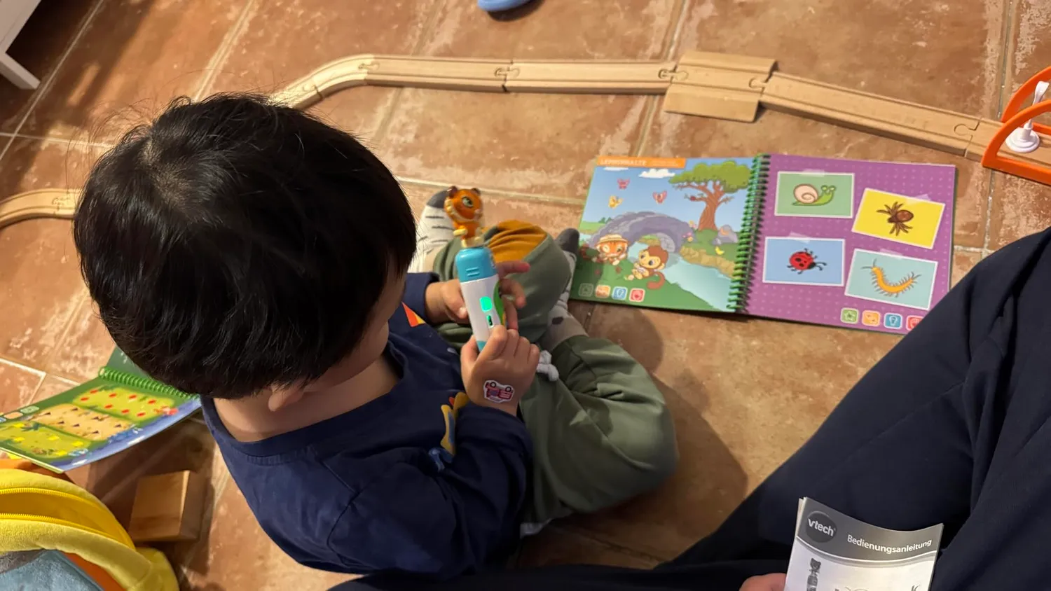 VTech MagiBook Story'Friends Starter-Set Lernstift Bücher