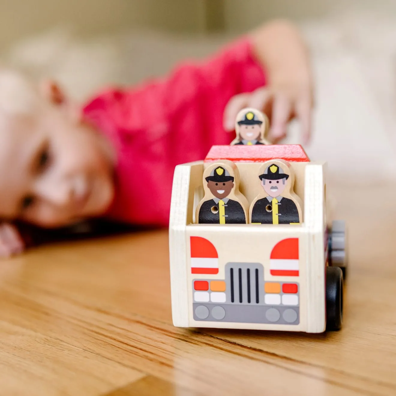 Melissa & Doug Classic Fire Truck Holz-Feuerwehr Set 4-teilig