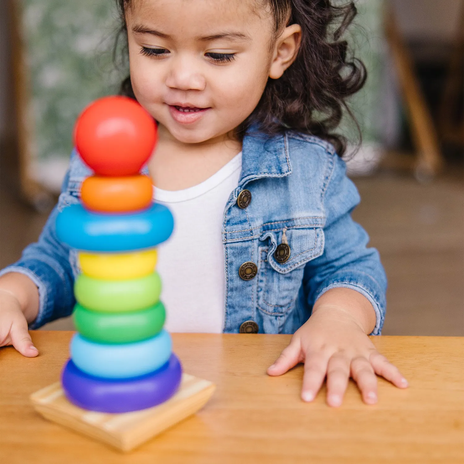 Melissa & Doug Rainbow Stacker Stapelturm Holz 8-tlg ab 1 Jahr