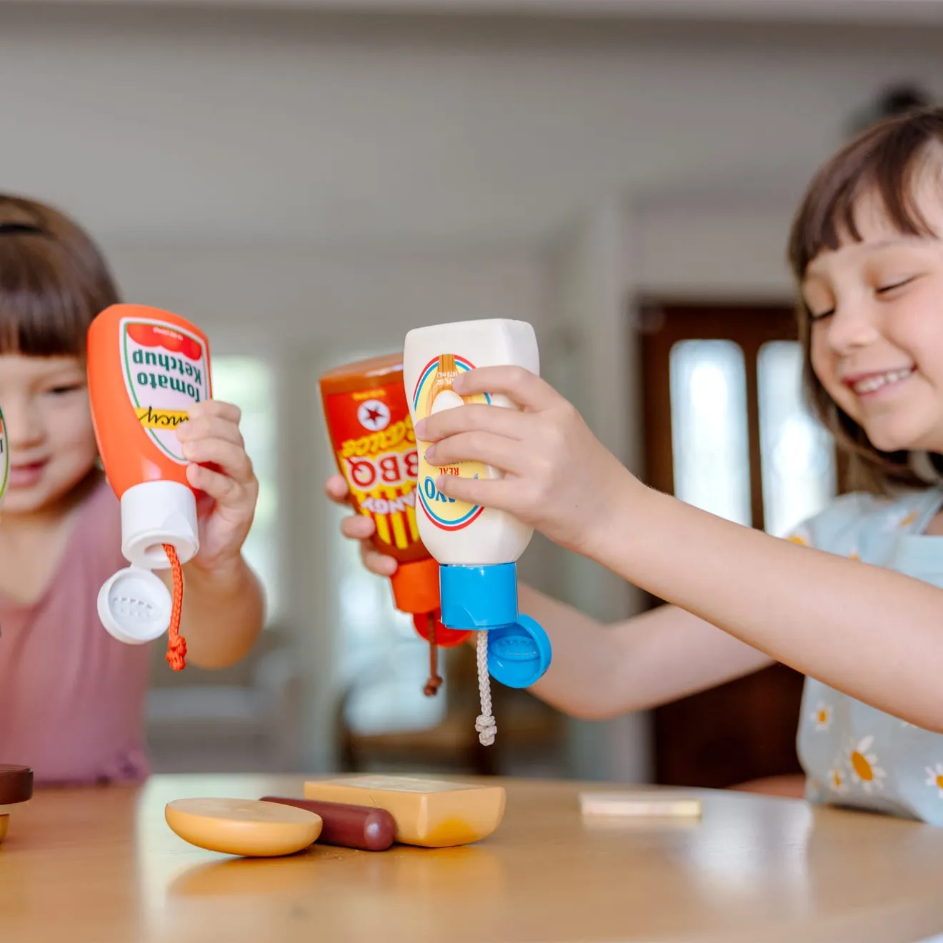 Melissa & Doug Favorite Condiments Spielessen 5 Soßenflaschen