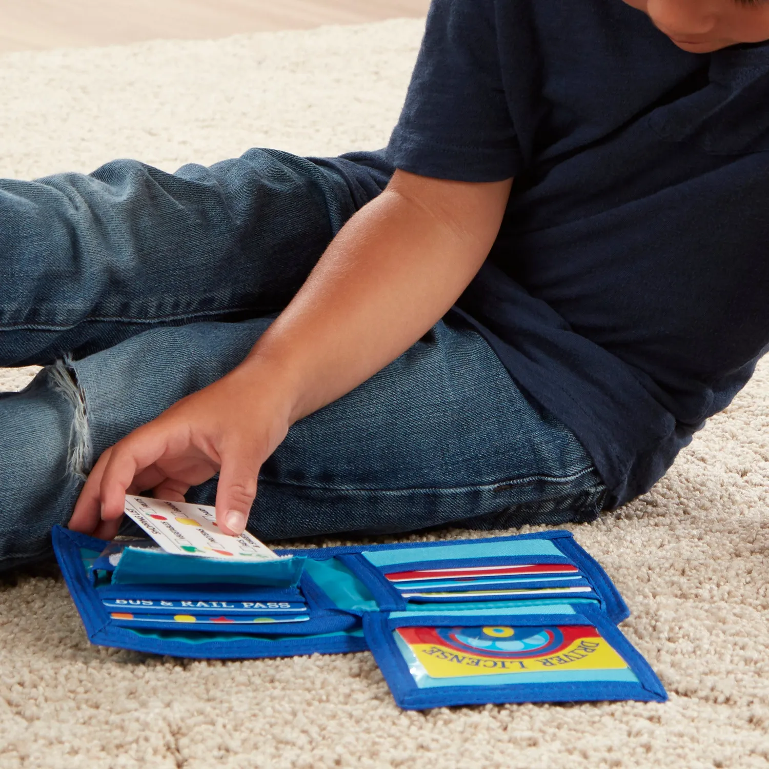 Melissa & Doug Pretend-to-Spend Wallet Spielgeld-Set Geldbörse 45-teilig