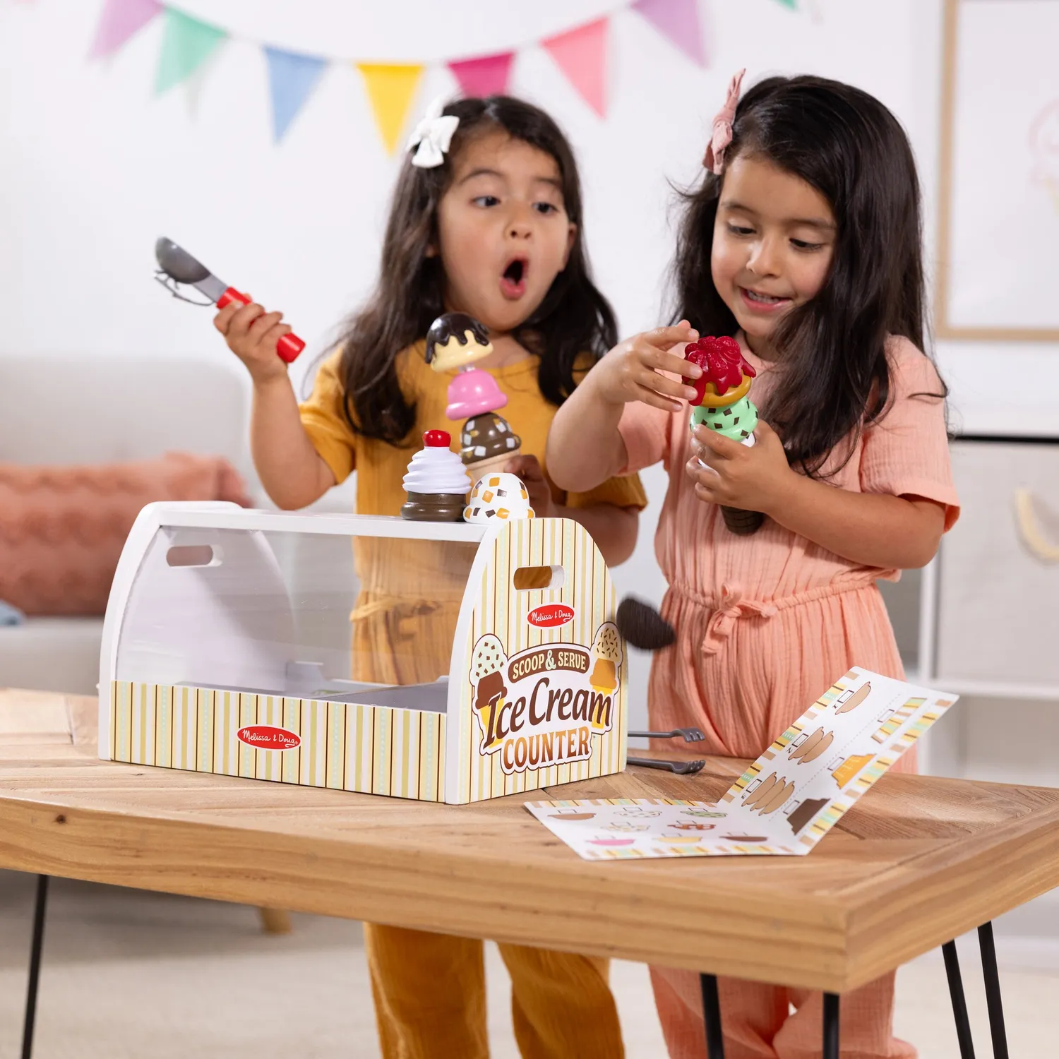 Melissa & Doug Scoop & Serve Ice Cream Counter Eisdiele Holz