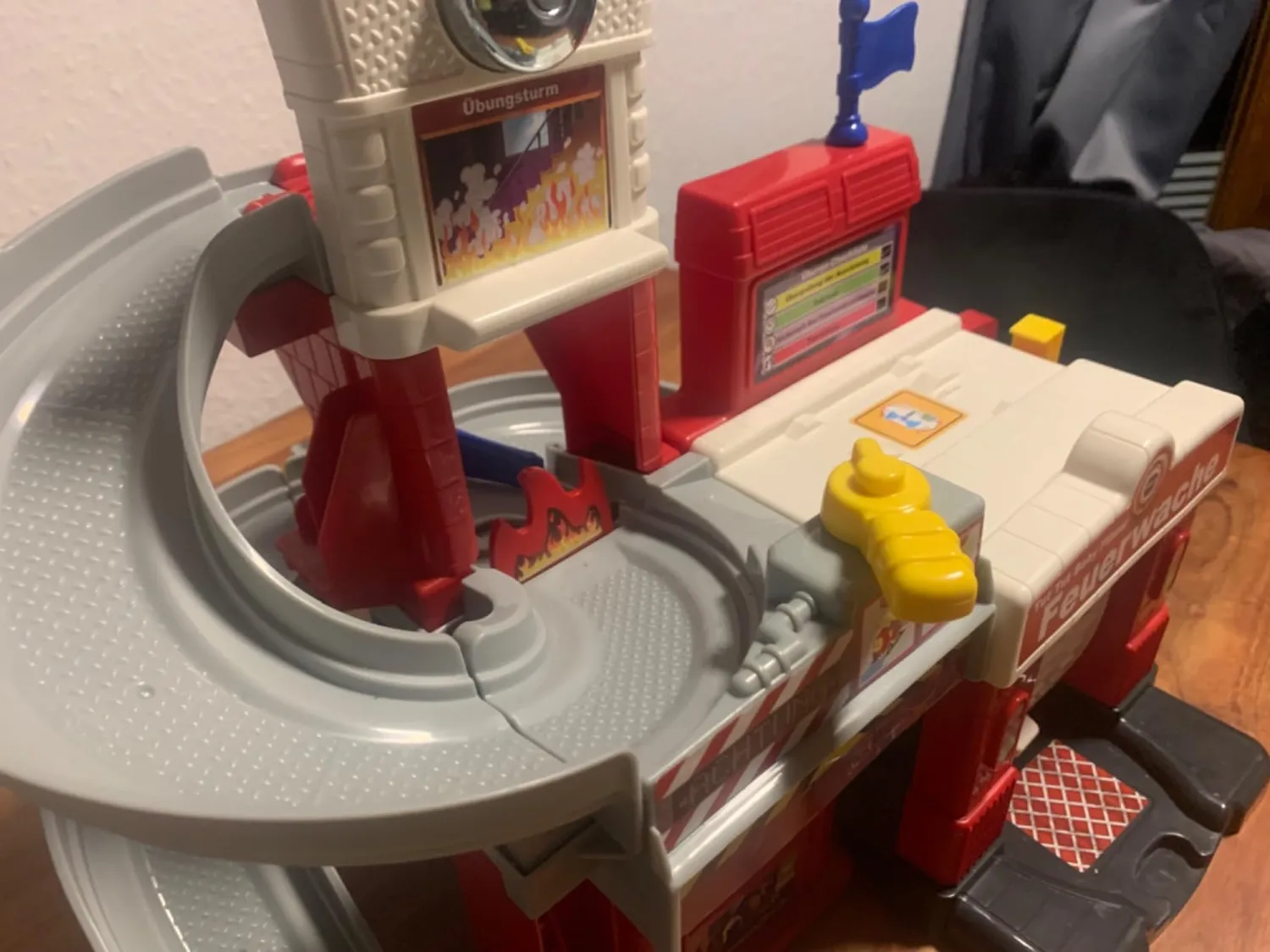 VTech Tut Tut Baby Flitzer Feuerwache Spielset mit Auto