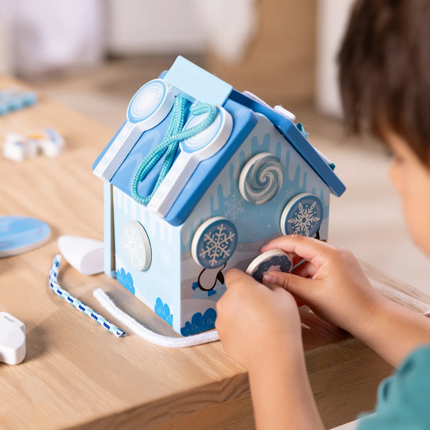 Melissa & Doug Lebkuchenhaus Spielset Holz Winter Frost