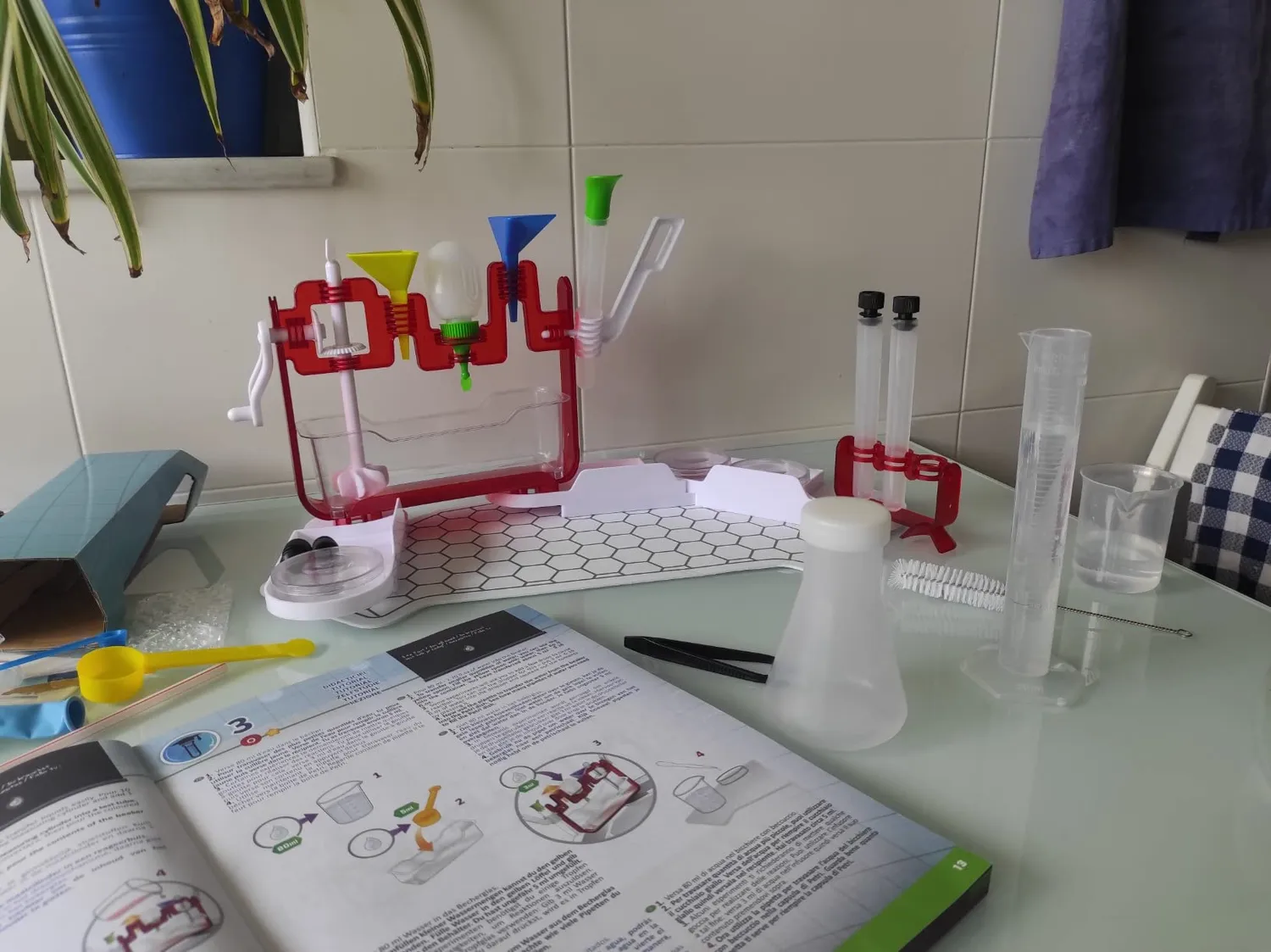 Buki Chemie Lab 8364 Experimentierkasten 200 Experimente Küche
