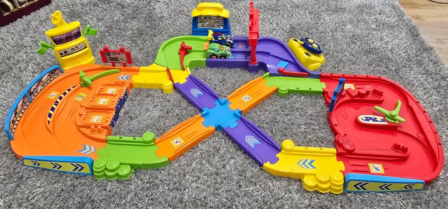 VTech Tut Tut Baby Flitzer RC Autorennbahn Spielset mit Fernbedienung