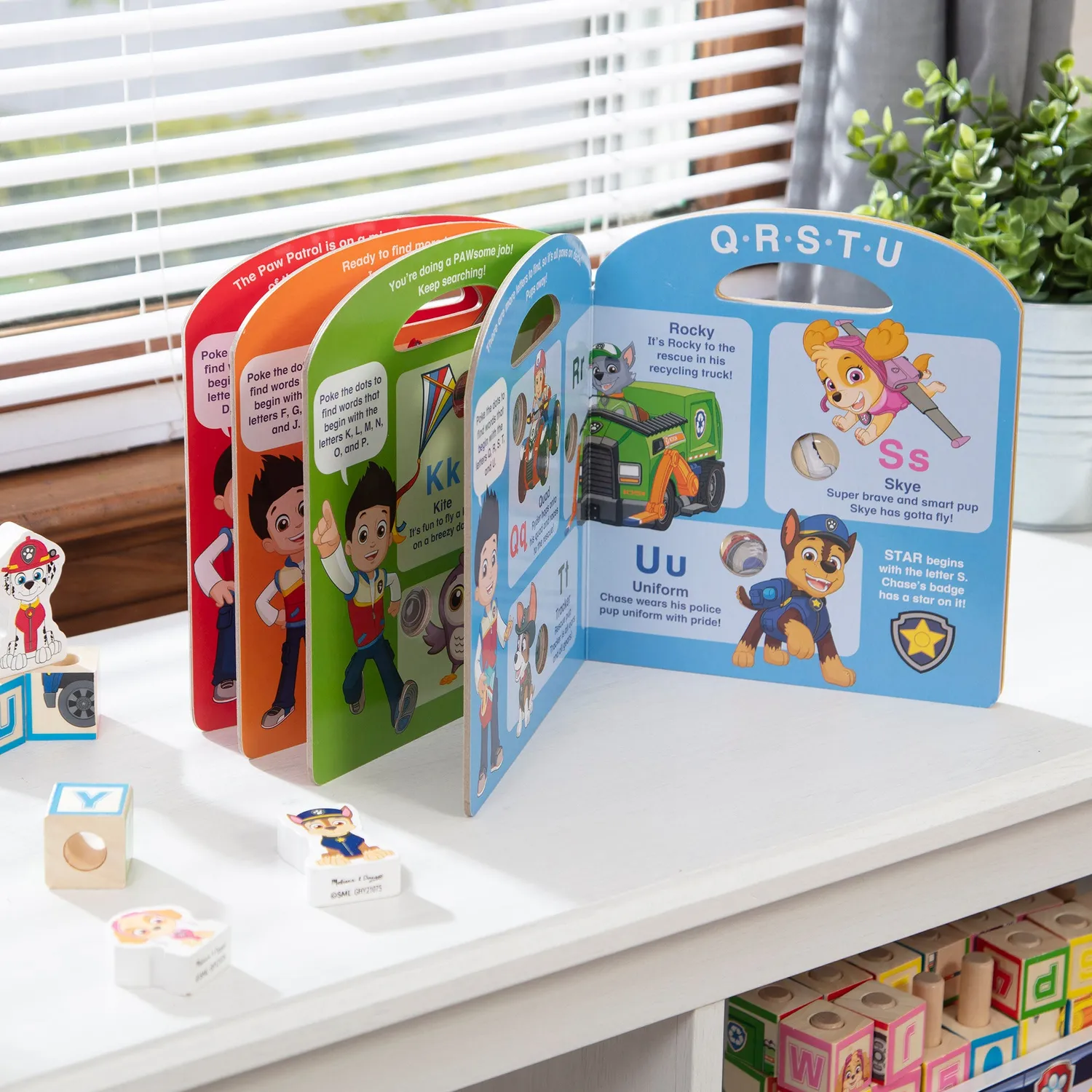 Melissa & Doug PAW Patrol Poke-A-Dot Alphabet Adventure Buch EN