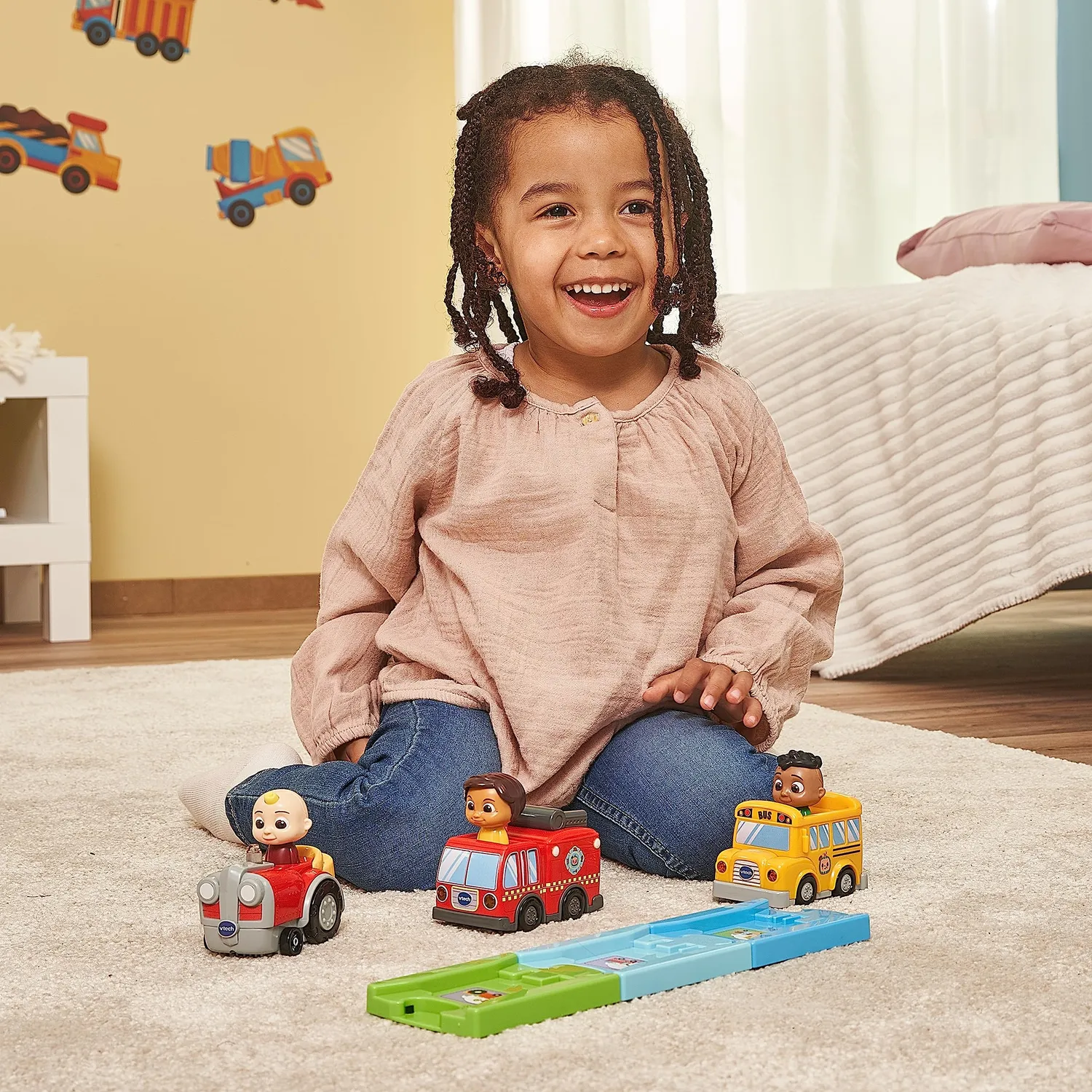 VTech Tut Tut Baby Flitzer CoComelon Codys Schulbus mit Schiene