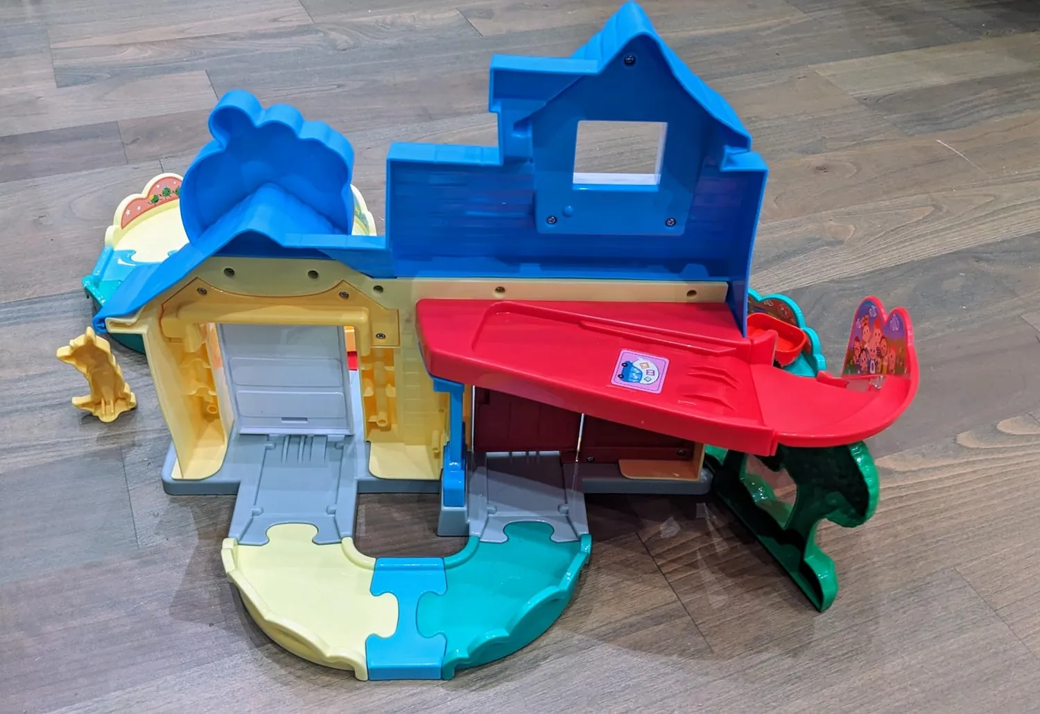 VTech Tut Tut Baby Flitzer Cocomelon JJs Spielhaus Schienenset