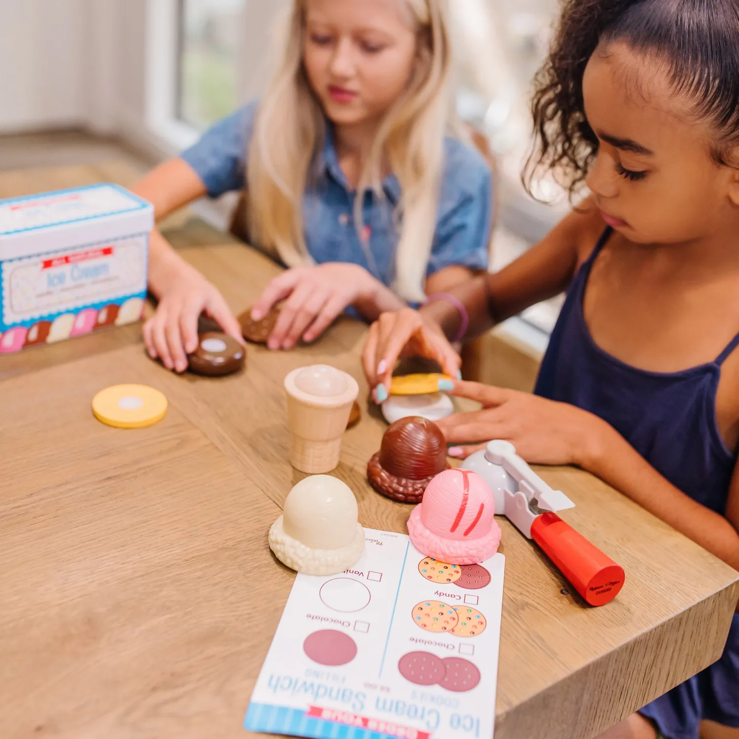 Melissa & Doug Scoops & Sandwiches Eis Kaufladen-Set 13-teilig Holz