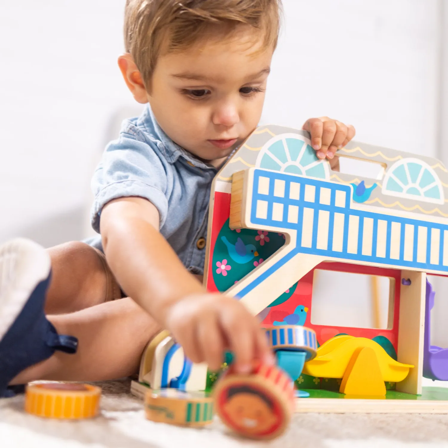 Melissa & Doug GO Tots Schulhof Holzspielzeug ab 12 Monate