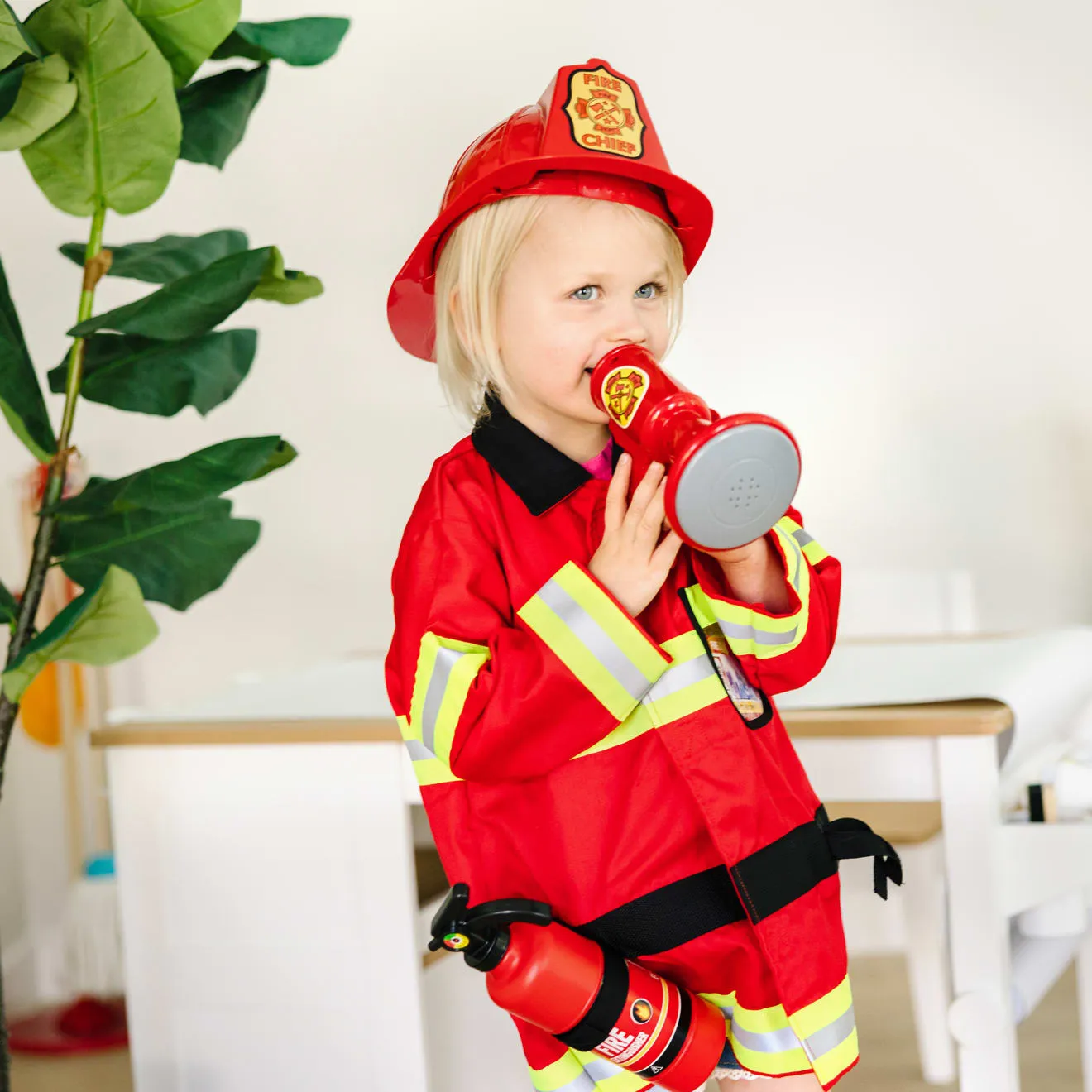 Melissa & Doug Fire Chief Feuerwehrkostüm Set 3-6 Jahre