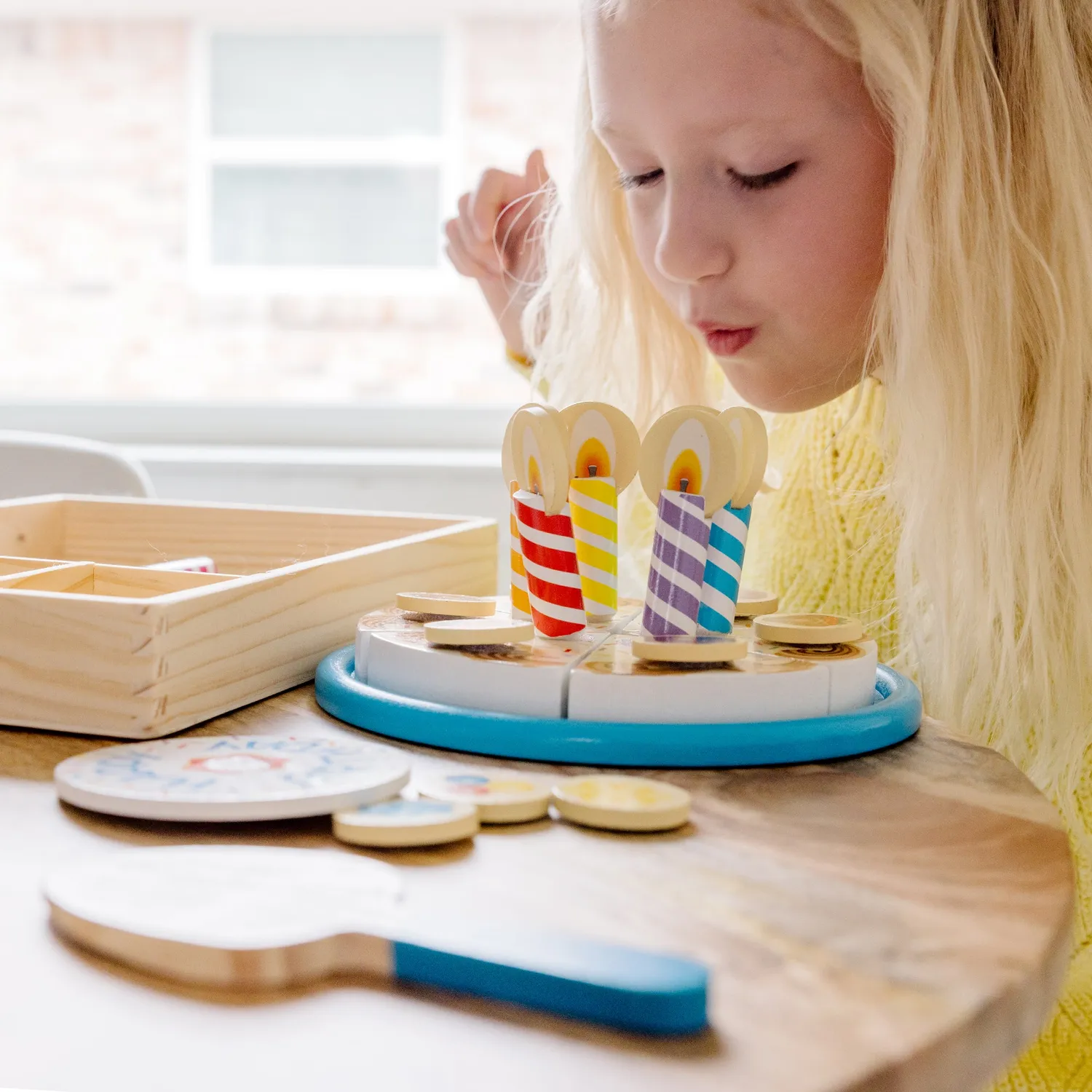 Melissa & Doug Geburtstagskuchen Spielset Holz 34-teilig schneidbar