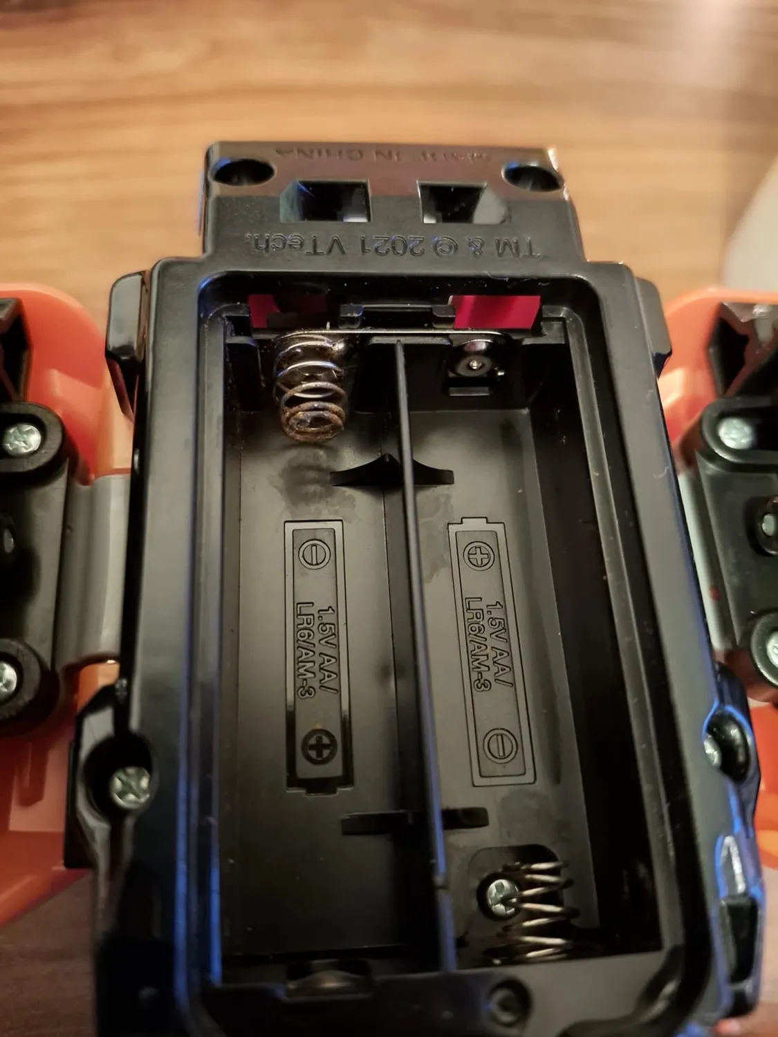 VTech Switch and Go Dinos Fire-T-Rex Dino-Auto mit Lichtprojektion