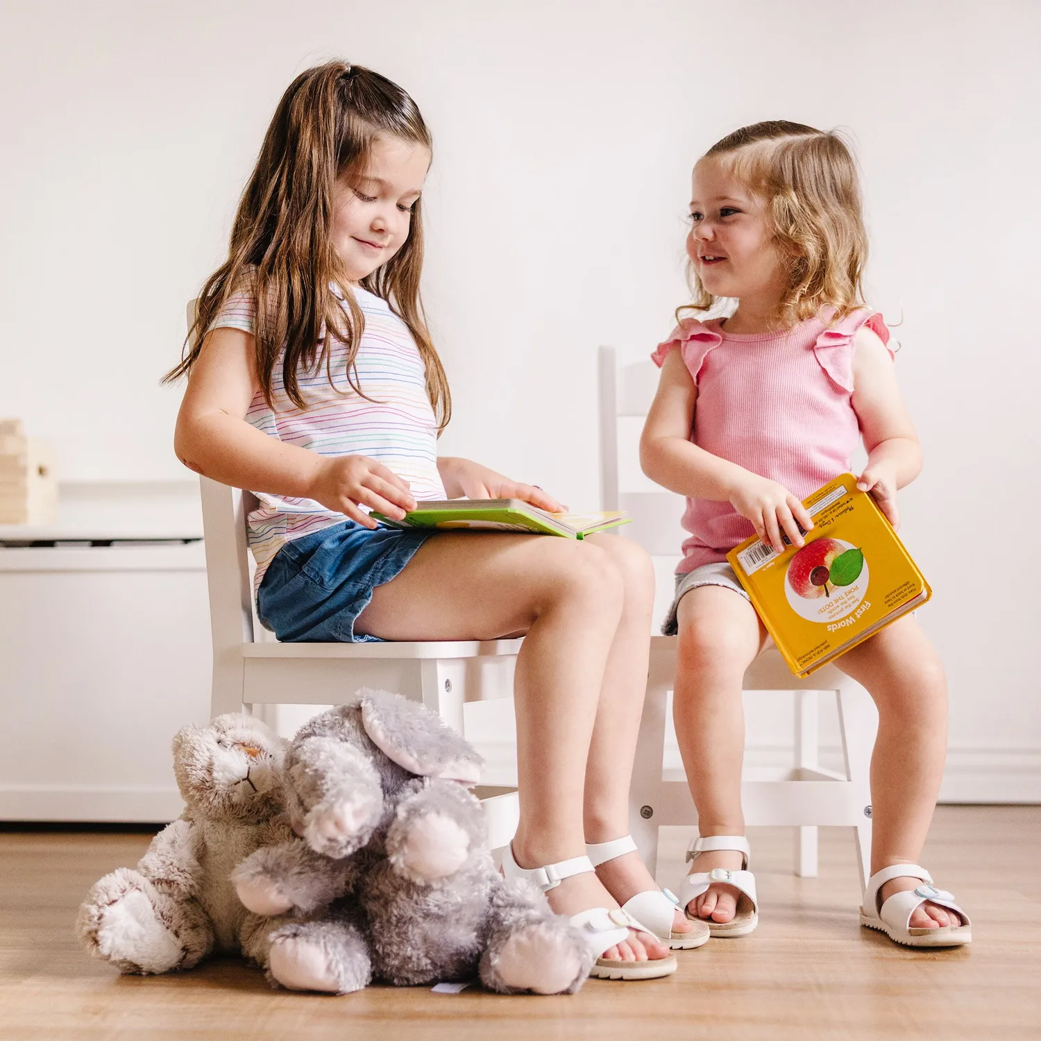 Melissa & Doug Kinderstühle Holz 2er-Set Weiß