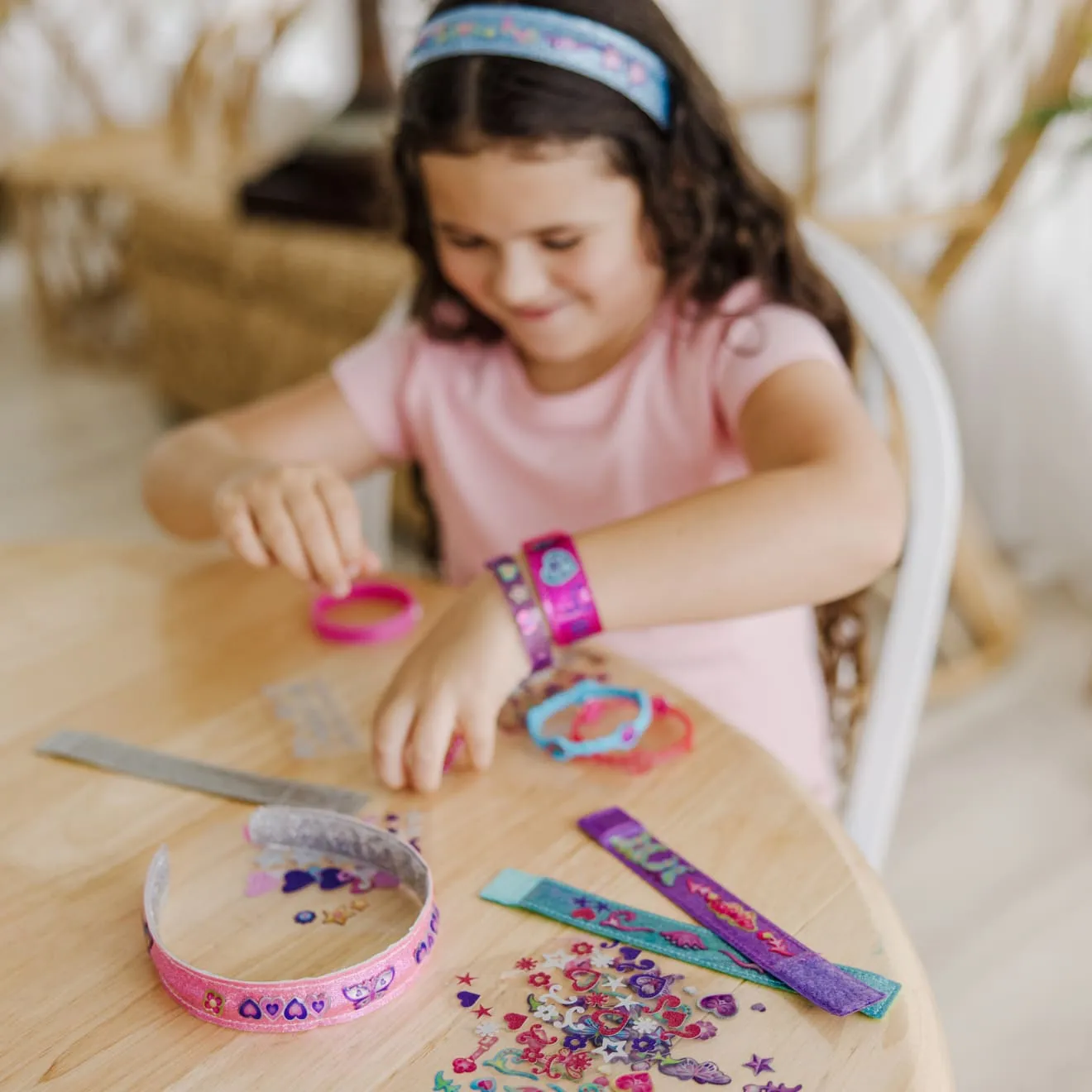 Melissa & Doug Design-Your-Own Armbänder Bastelset Glitzer