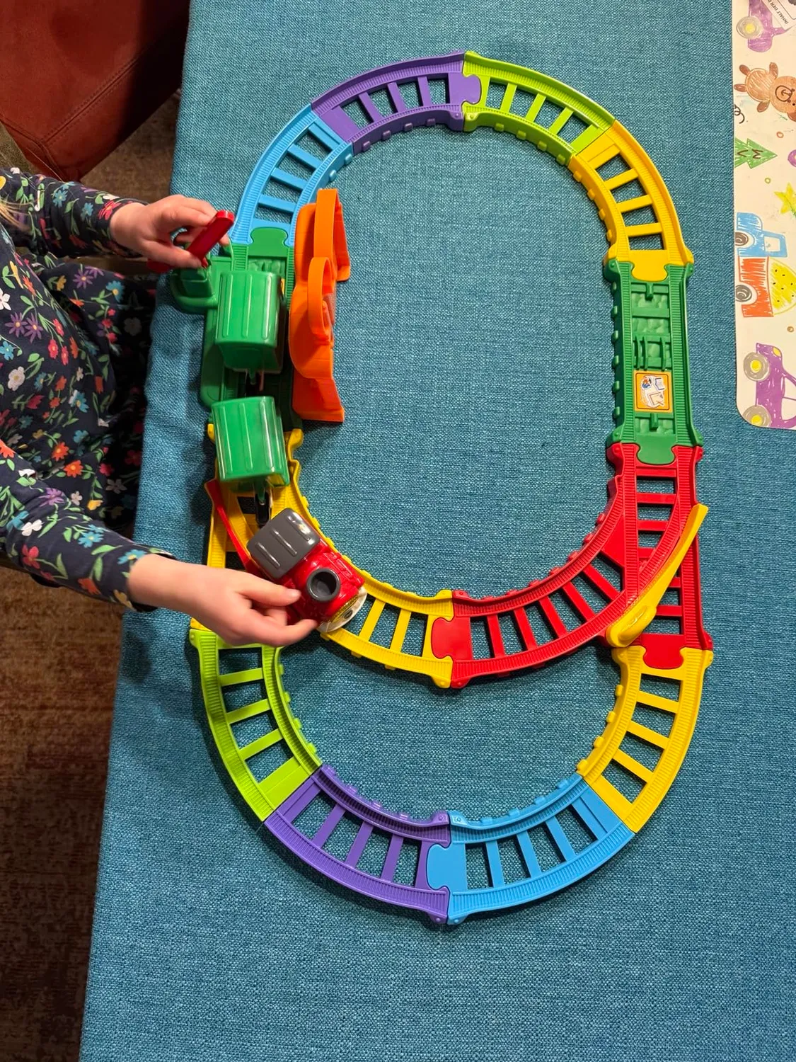 VTech Tut Tut Baby Flitzer Bahnhof Spielset mit Zug + Waggons