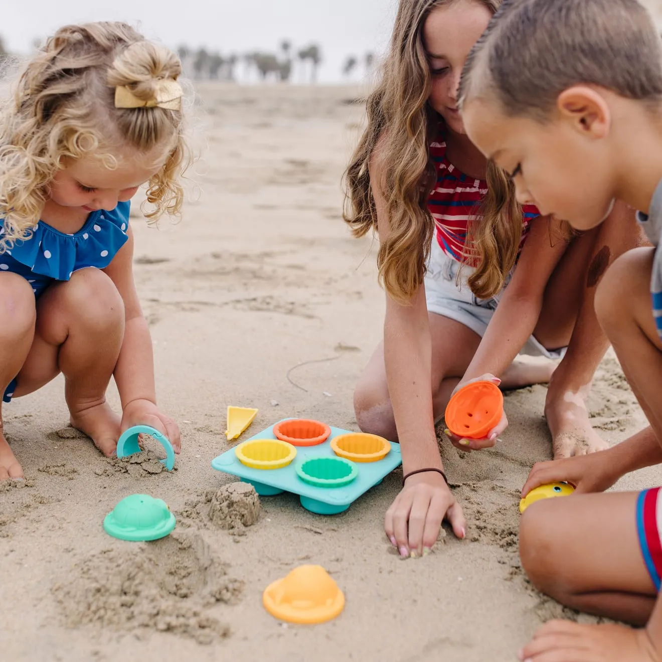 Melissa & Doug Seaside Sidekicks Sandförmchen-Set 12-tlg. Cupcake
