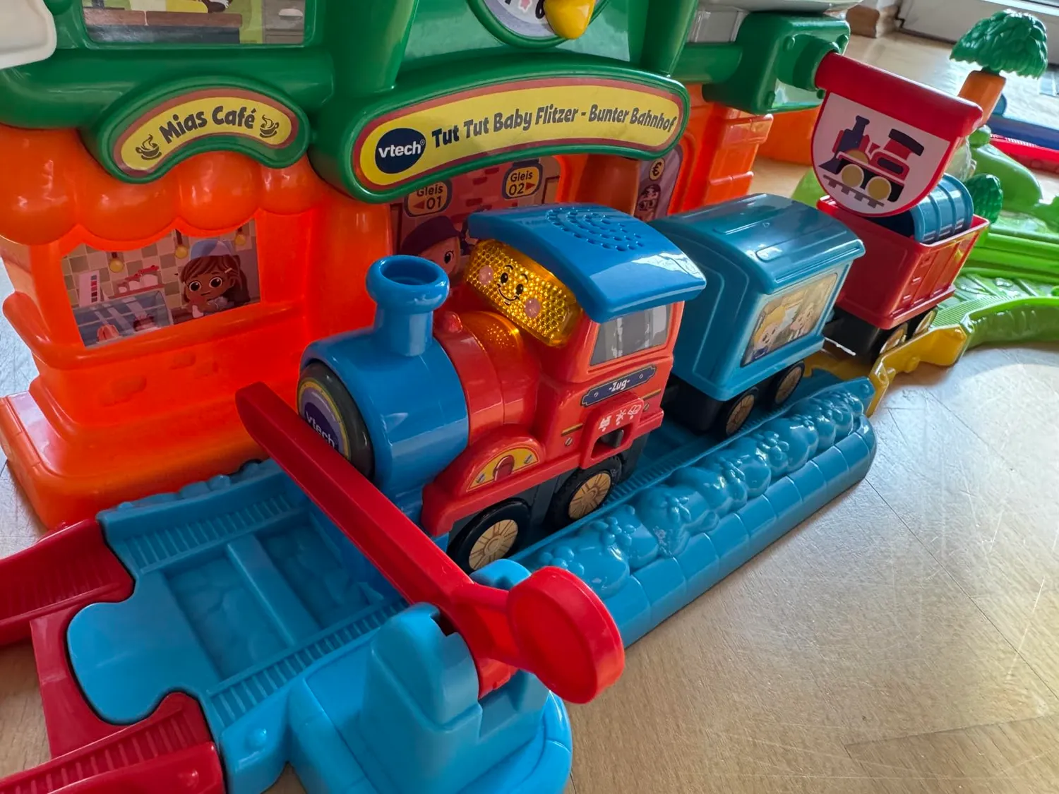 VTech Tut Tut Baby Flitzer Bunter Bahnhof Zug Spielset Motor
