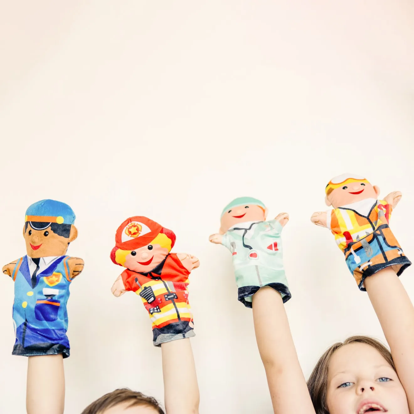 Melissa & Doug Jolly Helpers Handpuppen 4er Set Berufe Stoff