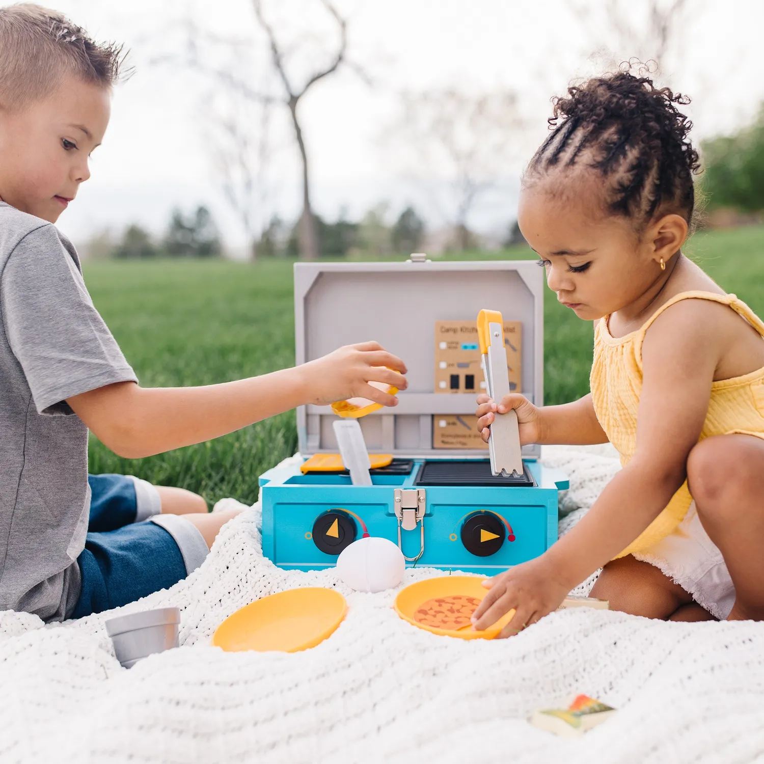 Melissa & Doug Let's Explore Camping Spielküche Holz 24-teilig