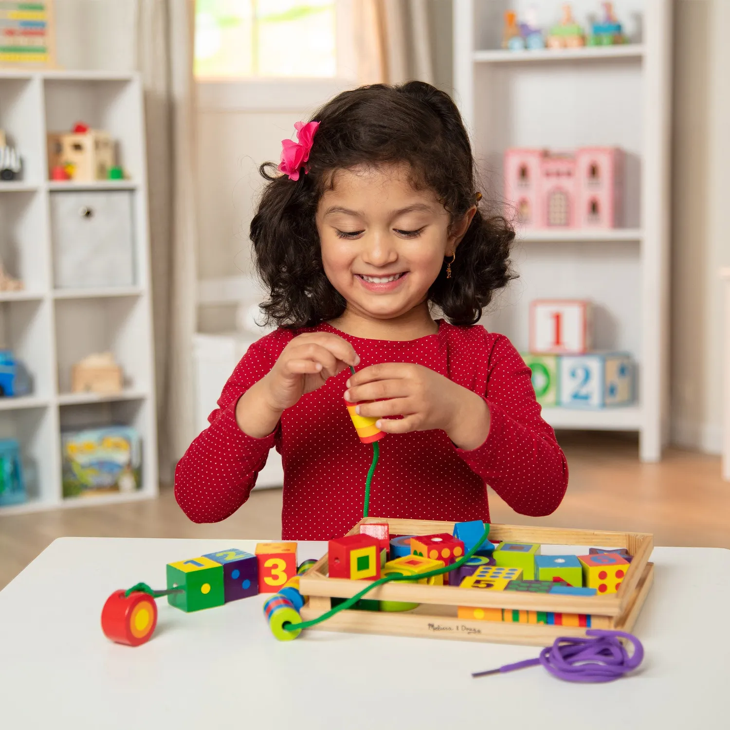 Melissa & Doug Lacing Beads Fädelperlen 27 Stück Holz