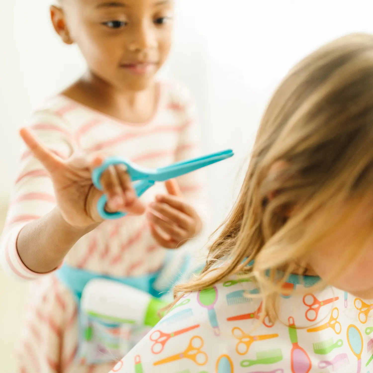 Melissa and Doug Love Your Look Salon & Spa Play Set Friseur 16-teilig