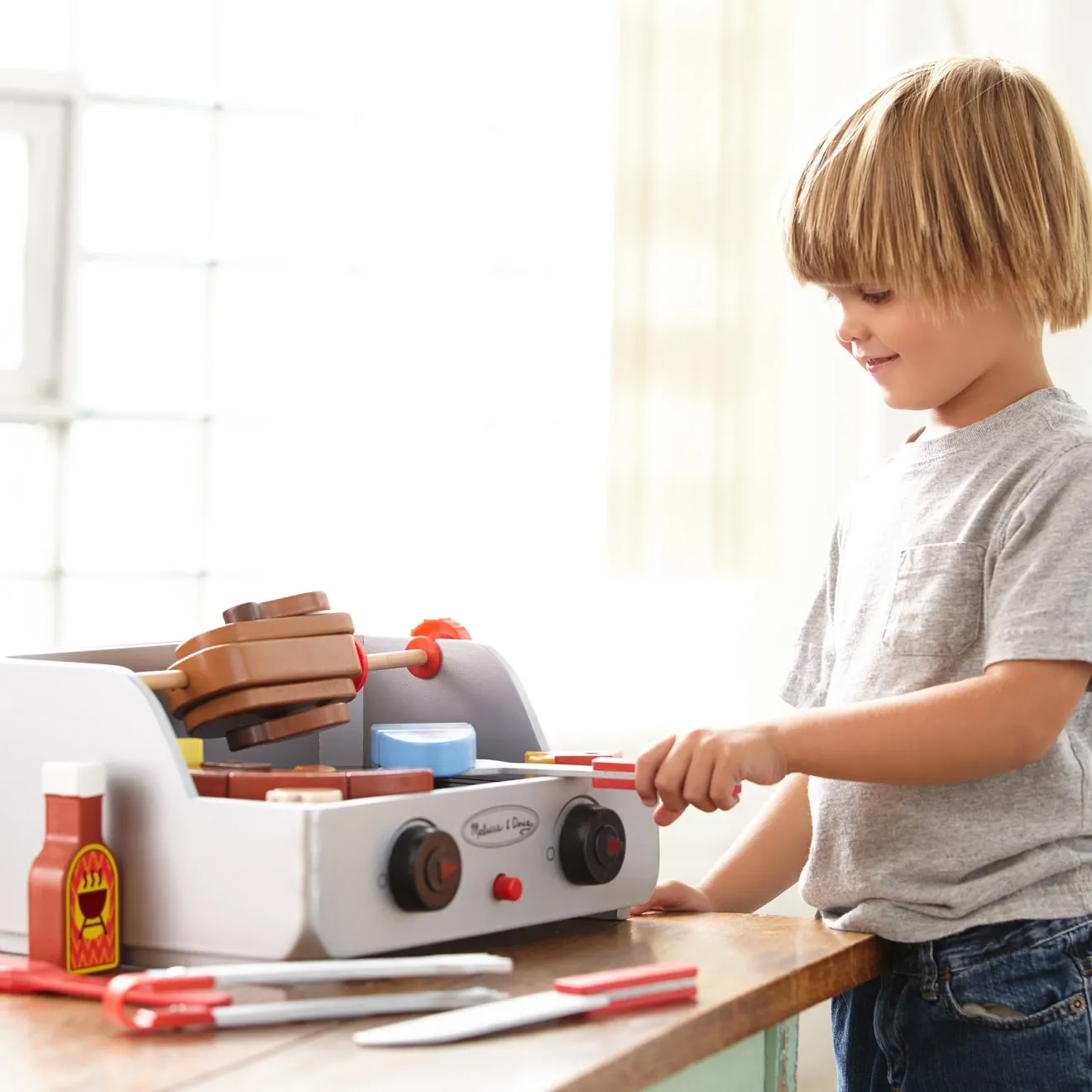 Melissa & Doug Rotisserie & Grill Barbecue Set Grillspiel 24-tlg Holz