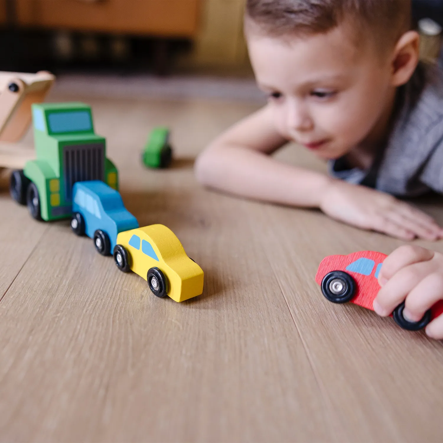 Melissa & Doug Wooden Car Carrier Autotransporter Holz 4 Autos