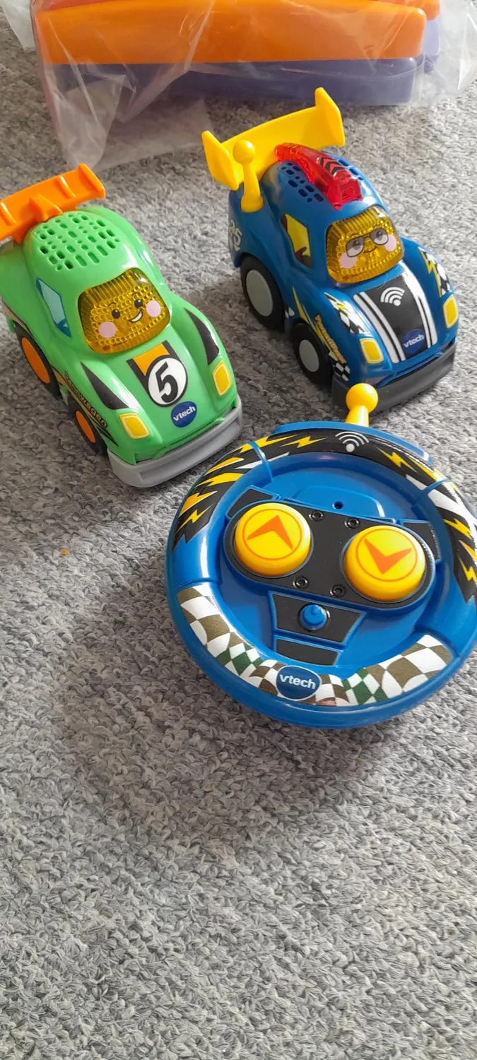 VTech Tut Tut Baby Flitzer RC Autorennbahn Spielset mit Fernbedienung