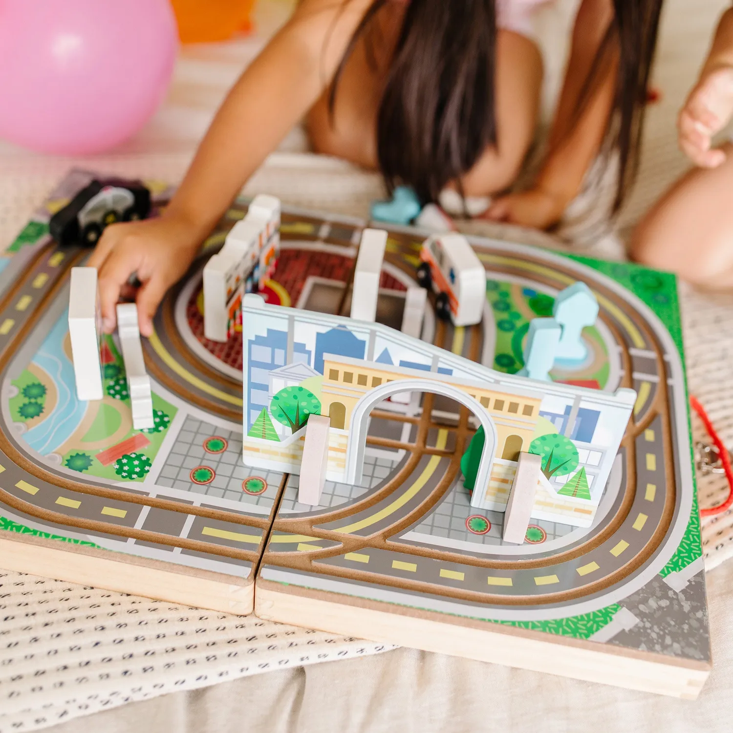 Melissa & Doug Take-Along Town Holz-Spielstadt Koffer Stadt