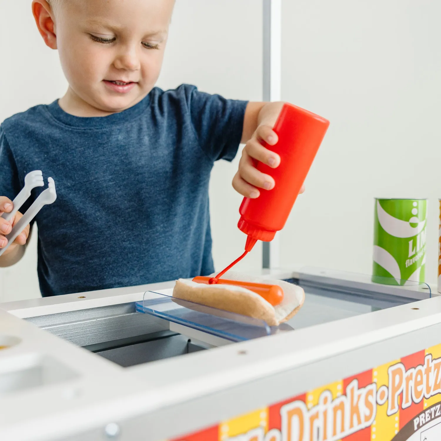 Melissa & Doug Snacks & Sweets Verkaufswagen Holz 40-teilig