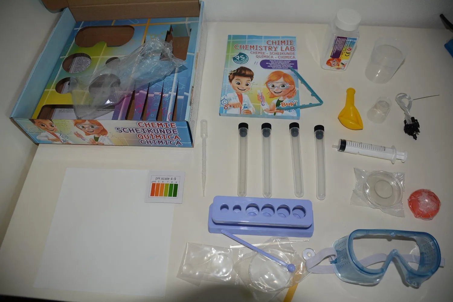Buki France 8363EU Chemie 75 Experimente Kasten ab 8 Jahren