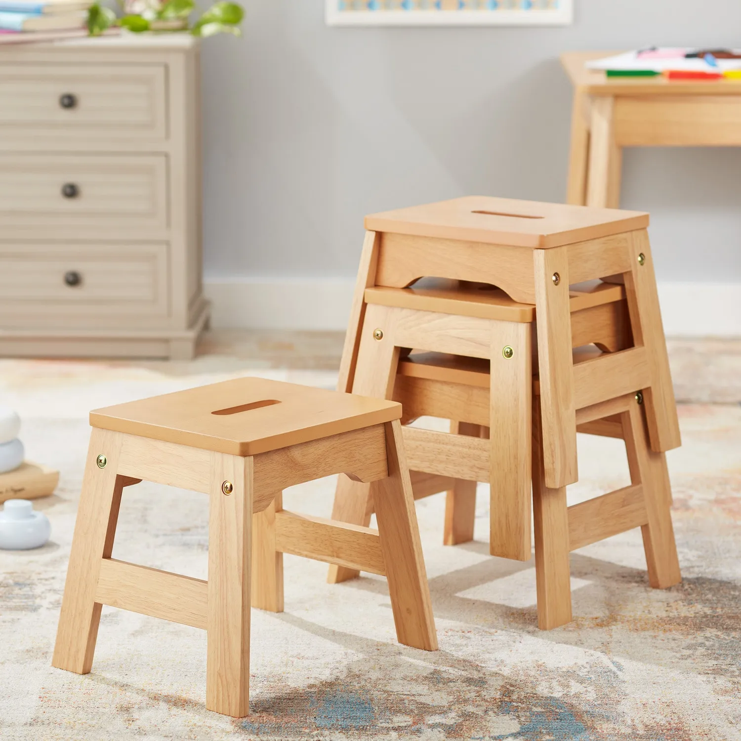 Melissa & Doug Wooden Stools Kinderhocker Holz 4er-Set stapelbar