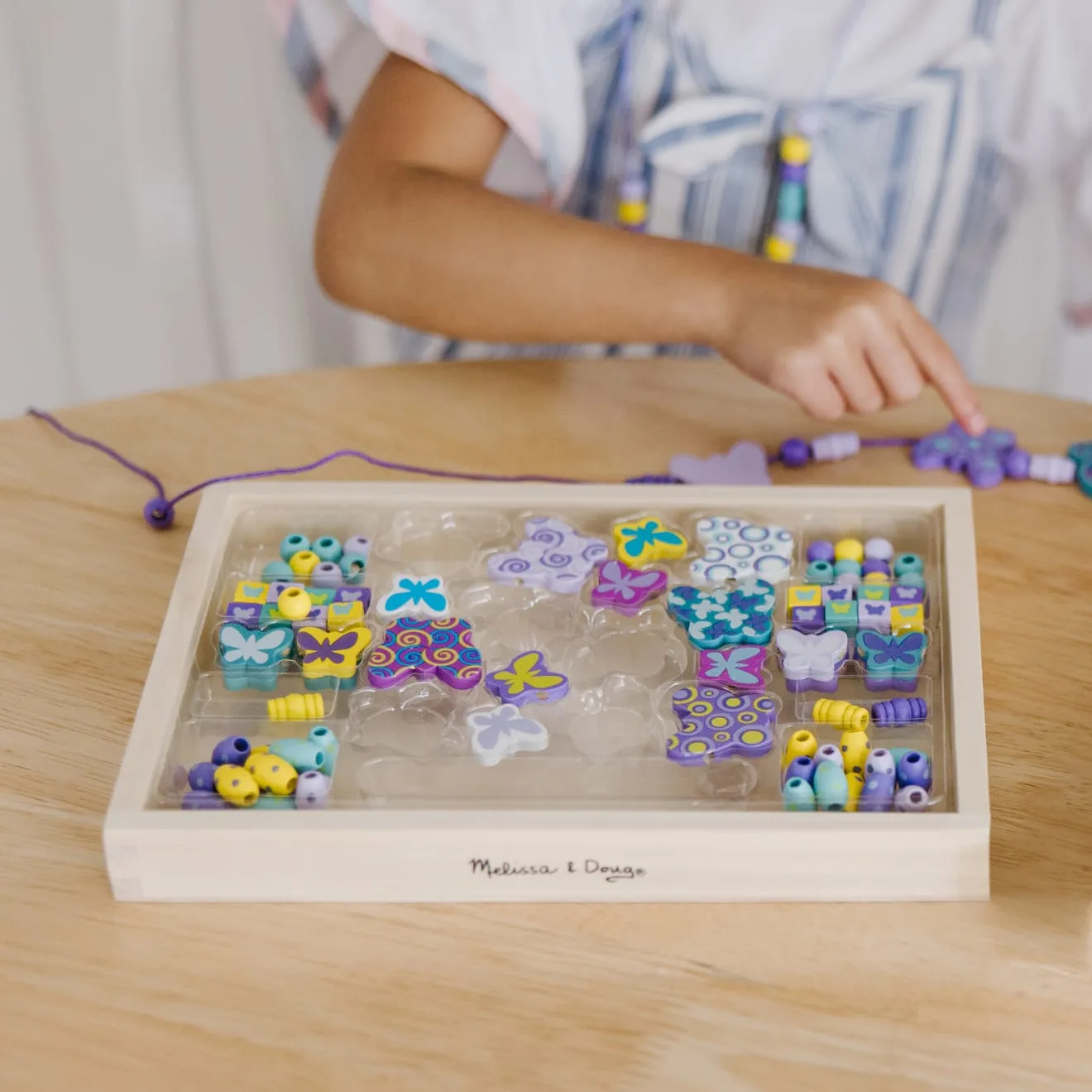 Melissa & Doug Butterfly Beads Holzperlen Bastelset