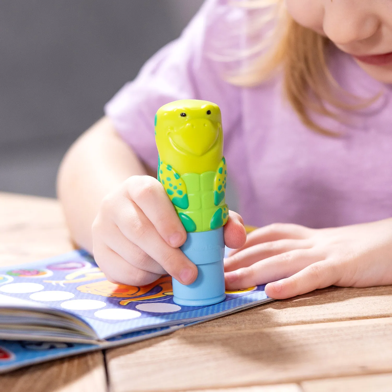 Melissa & Doug Sticker WOW Sea Turtle Stickerheft 24 Seiten